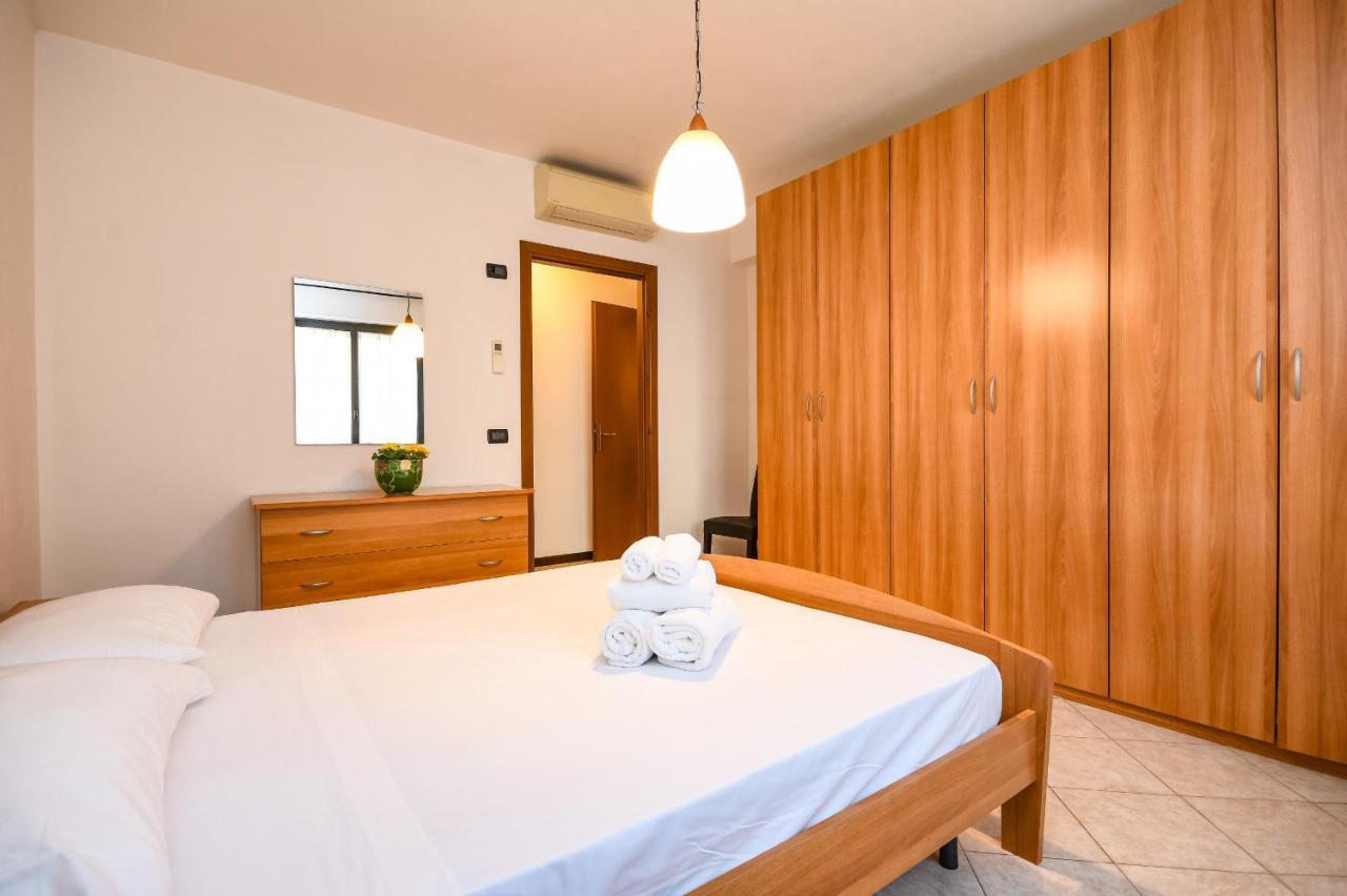 Ferienwohnung DesenzanoLoft Yellow Self Check-In Desenzano del Garda Exterior foto