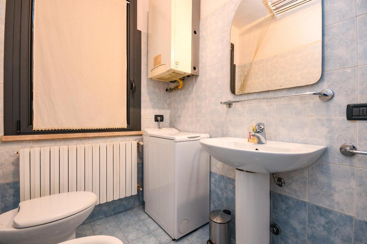 Ferienwohnung DesenzanoLoft Yellow Self Check-In Desenzano del Garda Exterior foto