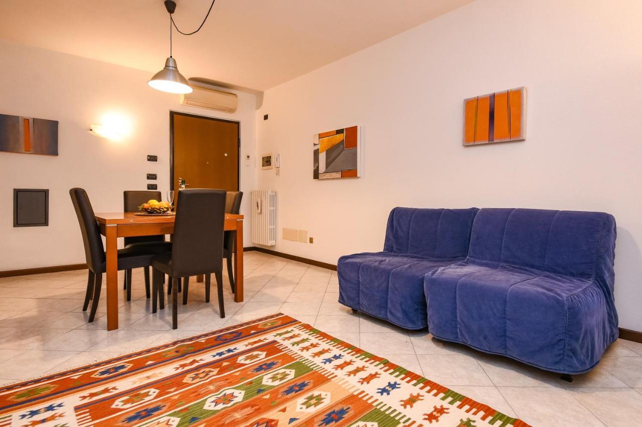 Ferienwohnung DesenzanoLoft Yellow Self Check-In Desenzano del Garda Exterior foto